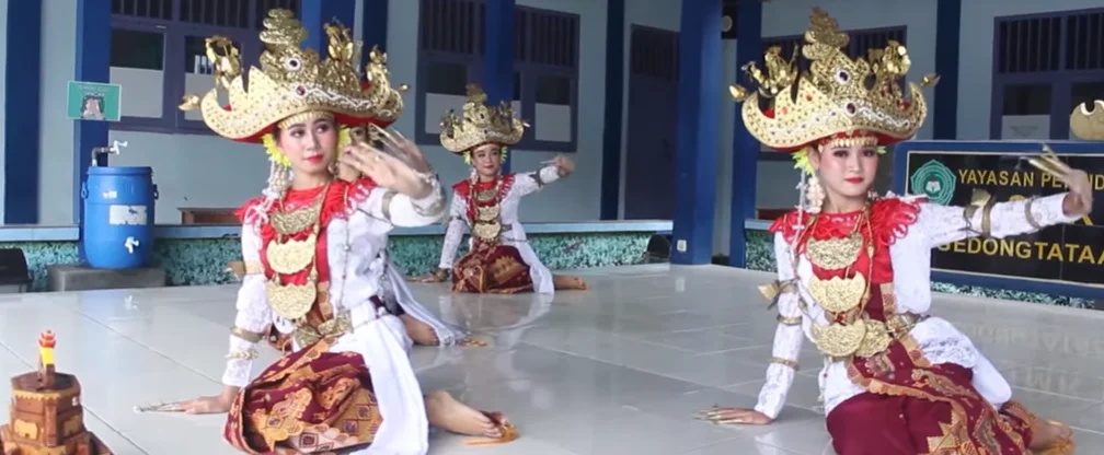 Tari sembah lampung