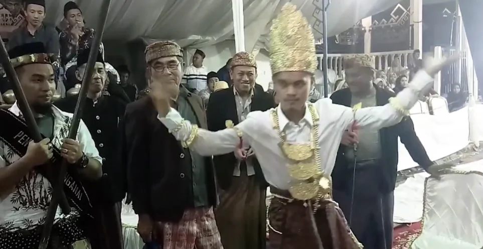 Tradisi Begawi Adat Lampung laki laki
