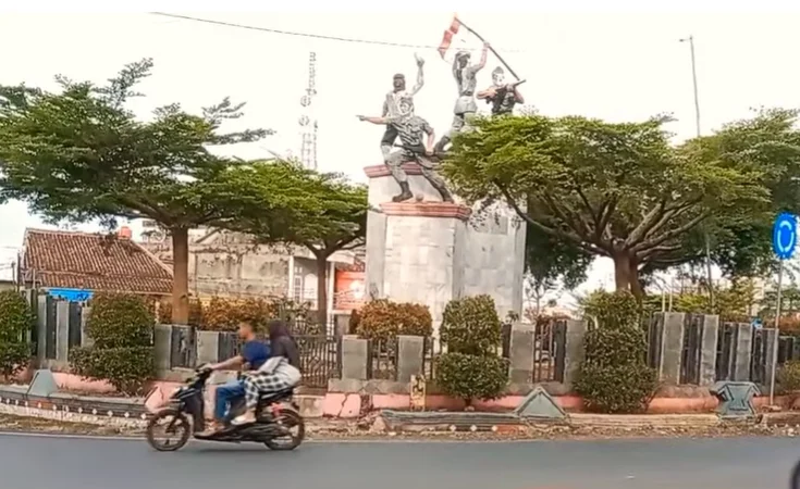 tugu juang bukit kemuning lampung utara