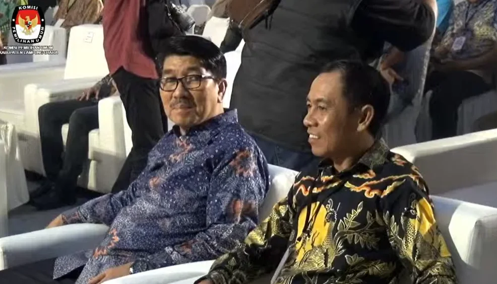 KPU Lampung Utara Resmi Tetapkan Hamartoni Romli sebagai Bupati dan Wakil Bupati Terpilih untuk Periode 2025-2030