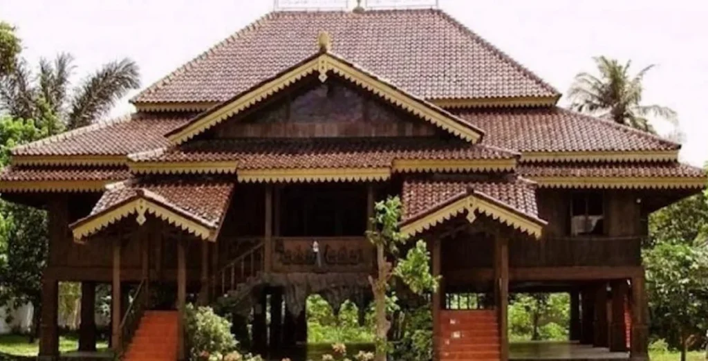 Rumah Adat Lampung