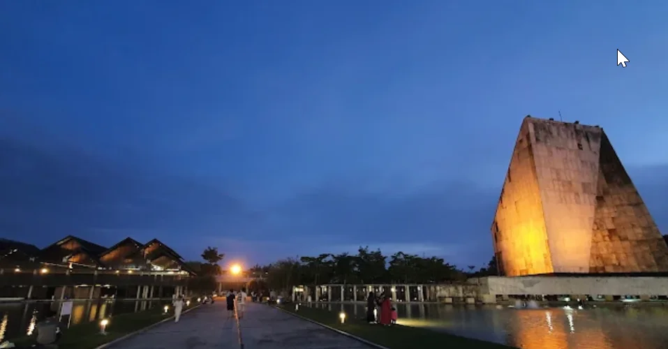 Masjid 99 Cahaya pemandangan sore