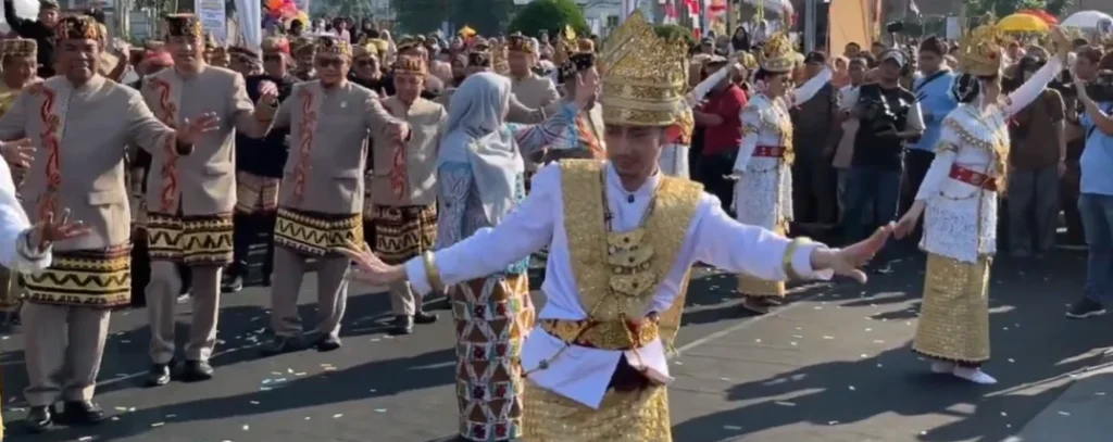 Tari Ngigel Lampung semua